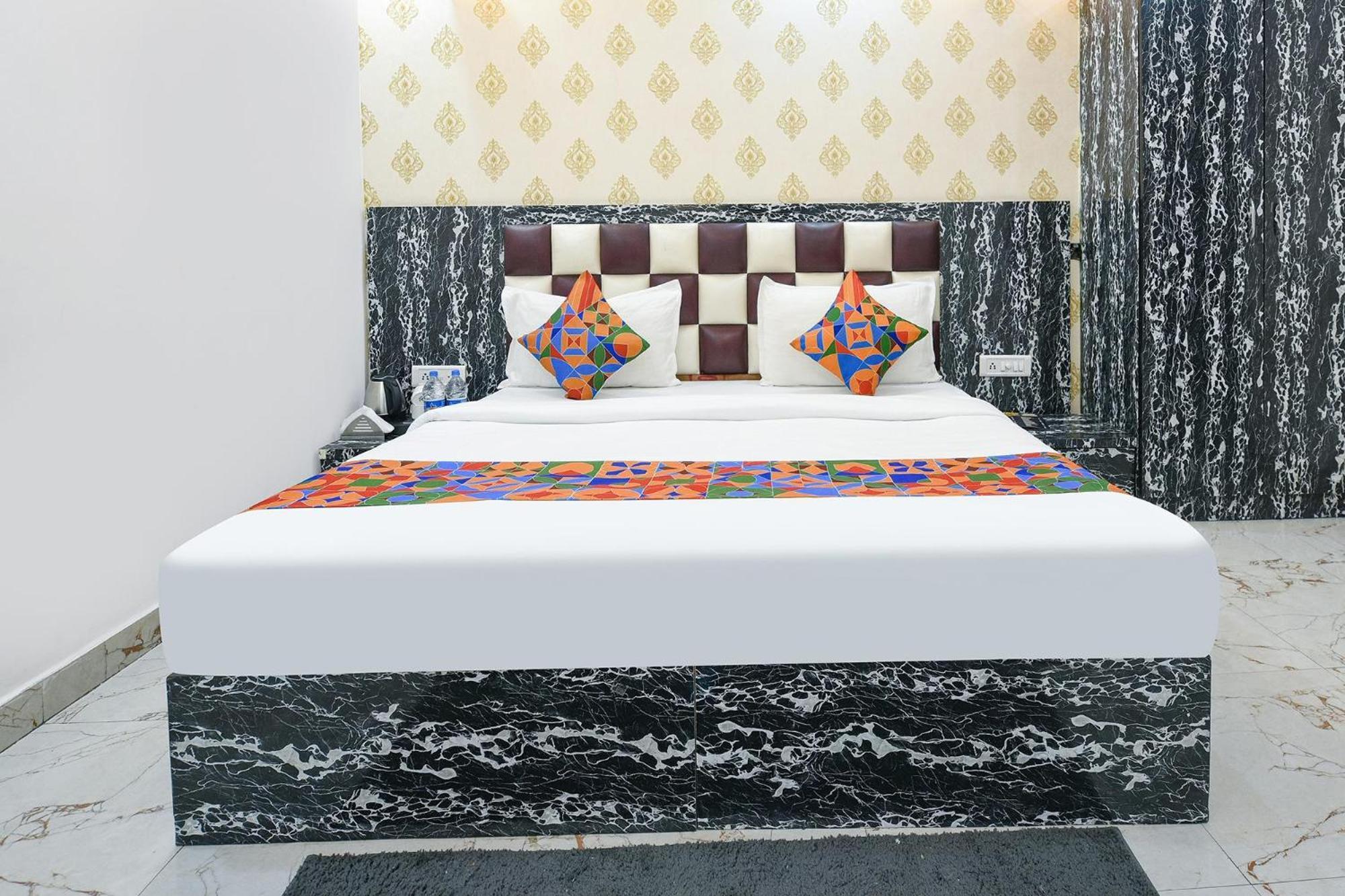 Hotel City Liit Delhi Airport Нью-Делі Екстер'єр фото